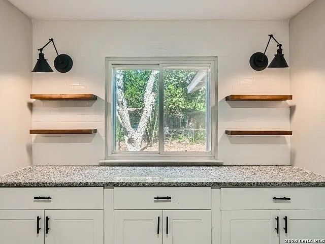 334 Shropshire Dr — Photo 6