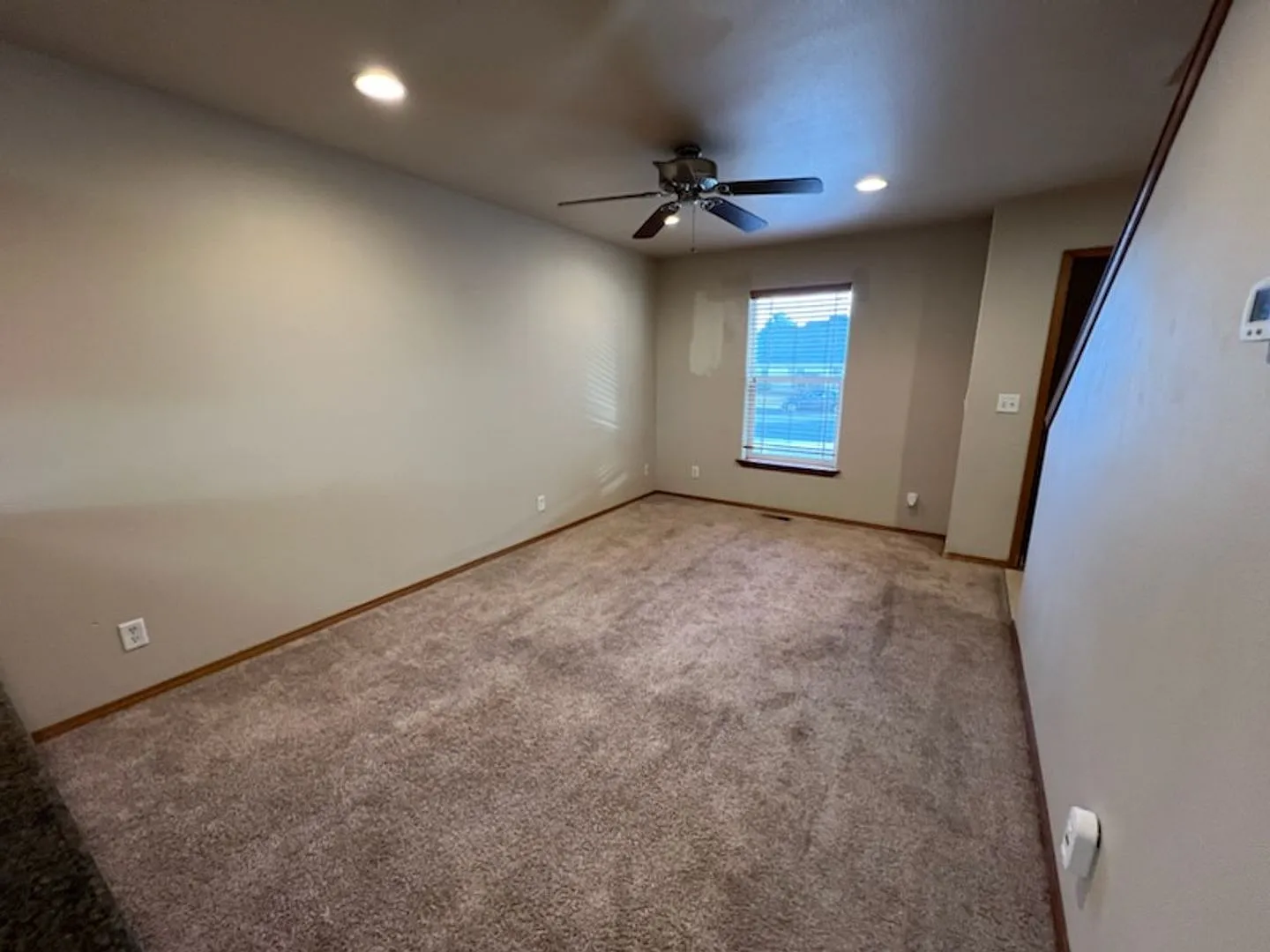 435 E Street NE — Photo 3