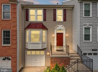 12784 Dogwood Hills Ln, Fairfax, VA 22033