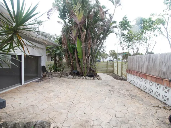 909 NE 12th Ave, Pompano Beach, FL 33060