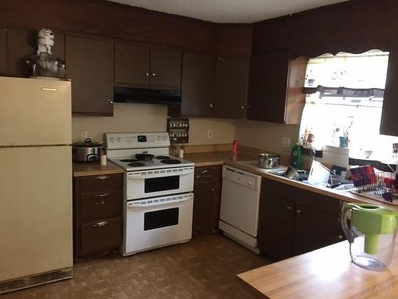 3rd image of 2793 Christine St