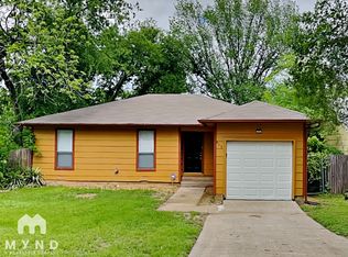 913 Duff Ct, Fort Worth, TX 76112