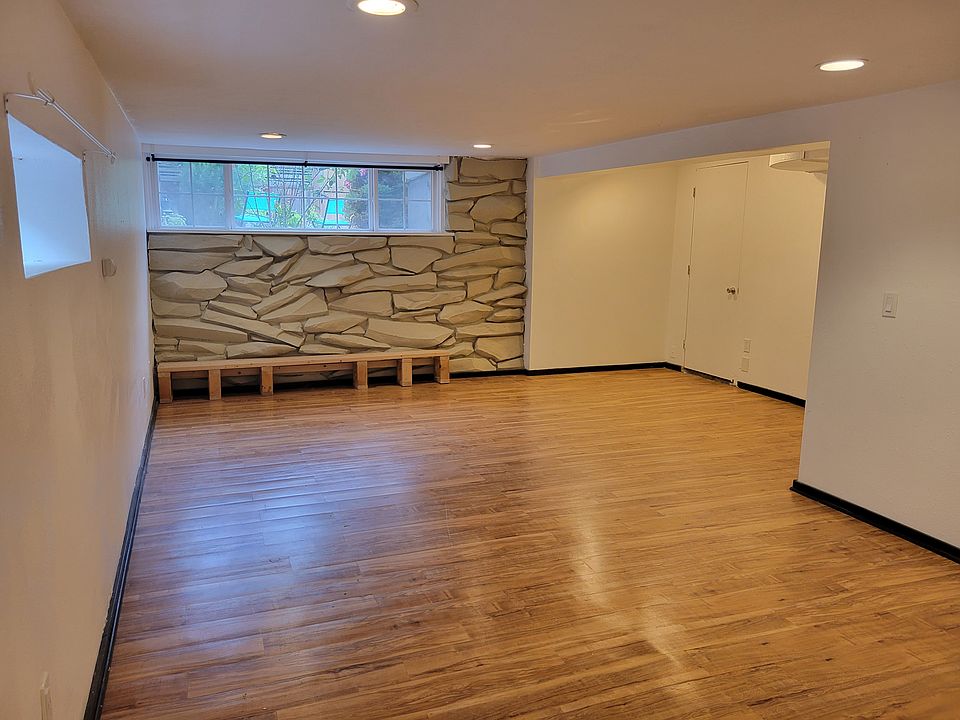 1st image of 5032 35th Ave SW