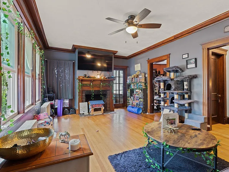 214 Maplewood St #212 — Photo 2