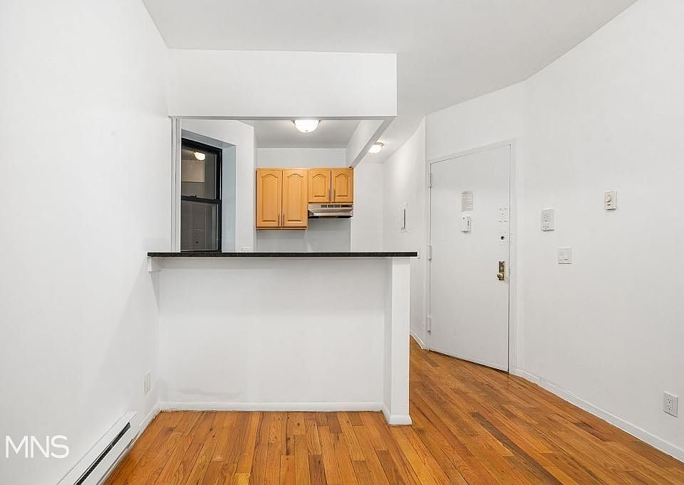 1st image of 330 W 49th St APT 2RW