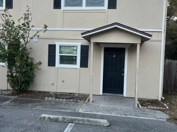 148 Douglas Rd W APT F, Oldsmar, FL 34677