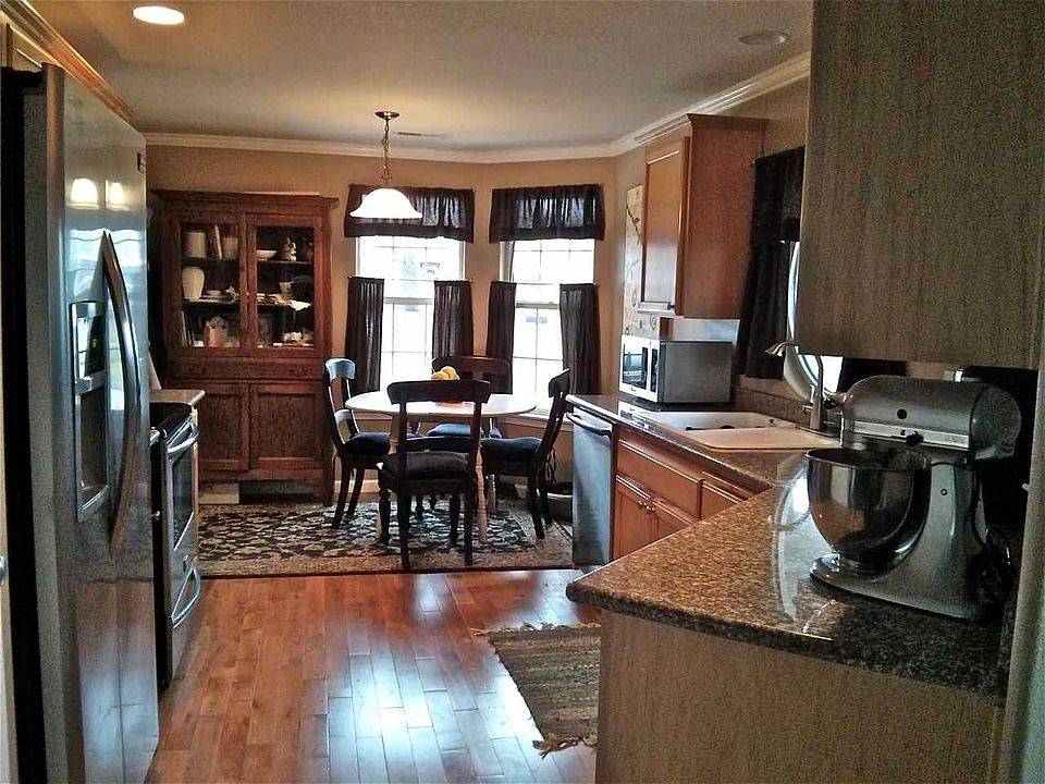 2nd image of 740 N Saint Marys Cir