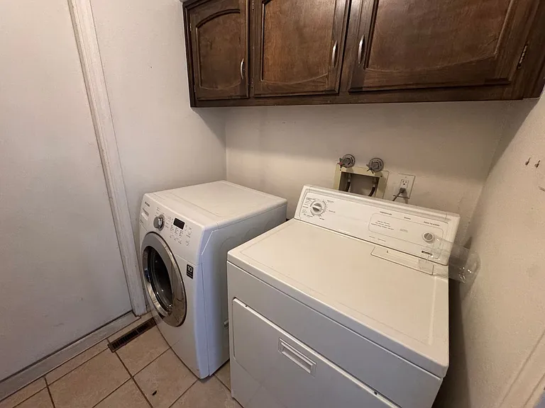 8902 Spain Rd NE — Photo 10
