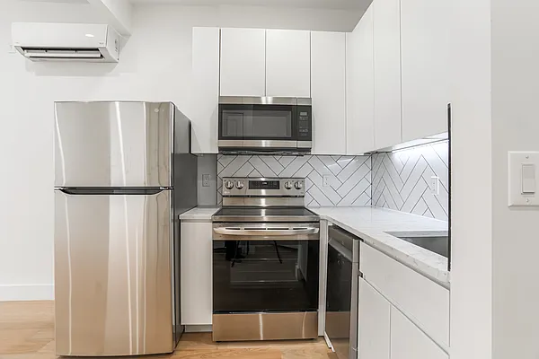 Rented by Yup Realty LLC | media 6