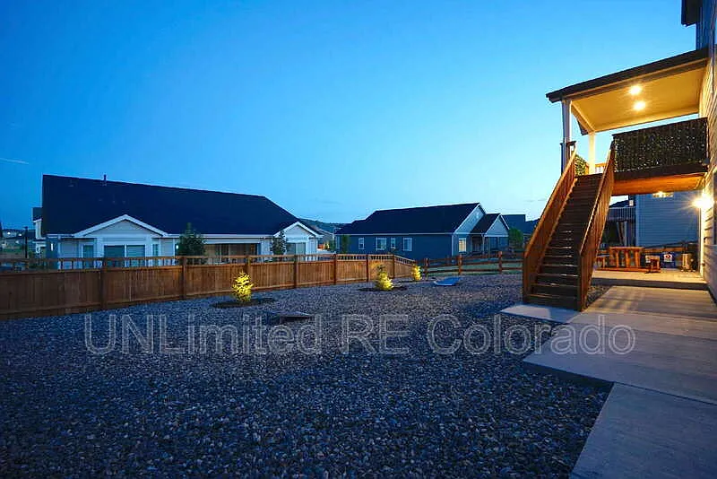 5 bed, 3.5 bath, 3676 sqft, $3,950 — Photo 3
