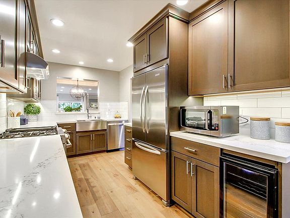 4th image of 1507 Keesling Ave Unit D