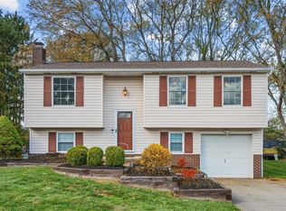 202 Cameron Dr, Cranberry Township, PA 16066