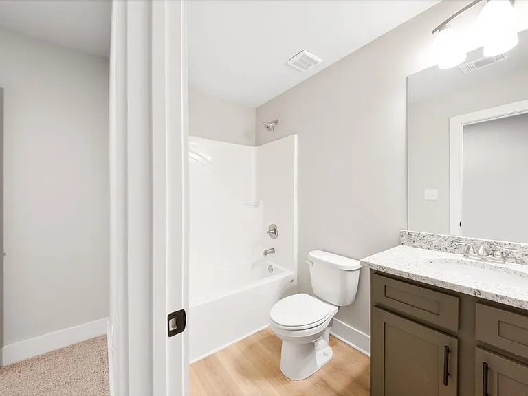 202 Railroad St — Photo 22