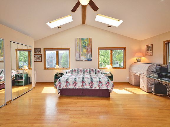 5th image of 1805 Holly Ave