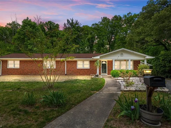 614 Ridgeway Dr, Burlington, NC 27217