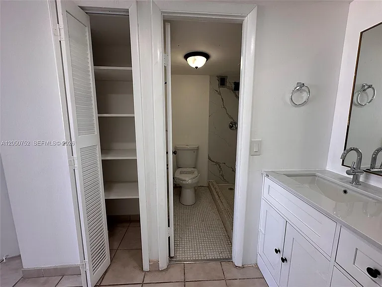 2025 NE 164th St #1008 — Photo 39