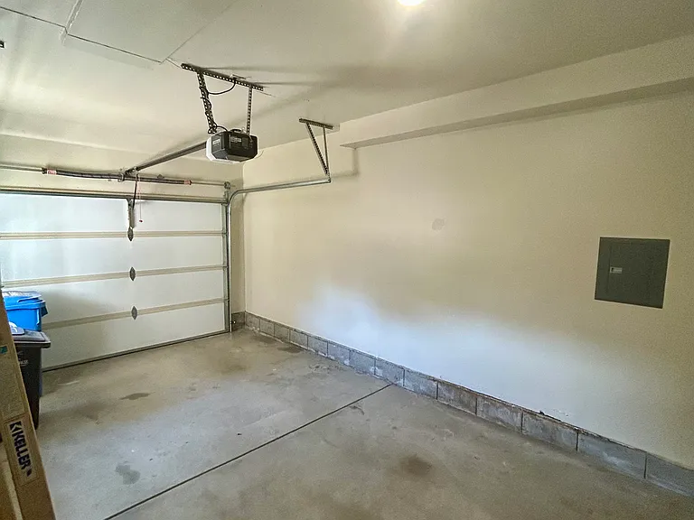 806 Isbel Ct — Photo 19