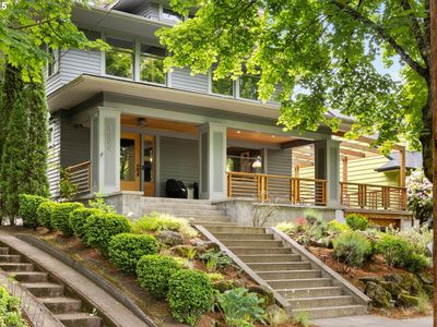 4000 NE Hassalo St, Portland, OR, 97232