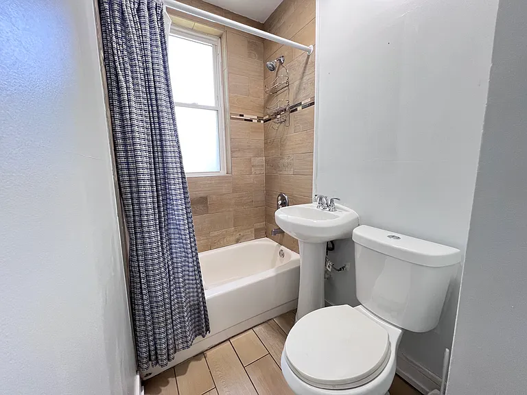 8856 S Lowe Ave #2R — Photo 18