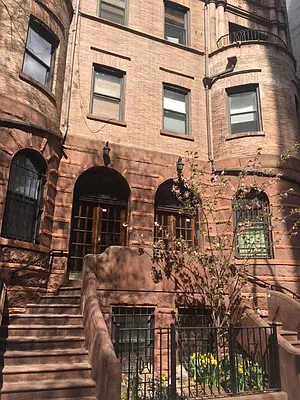 Rented by Level Group | media 19