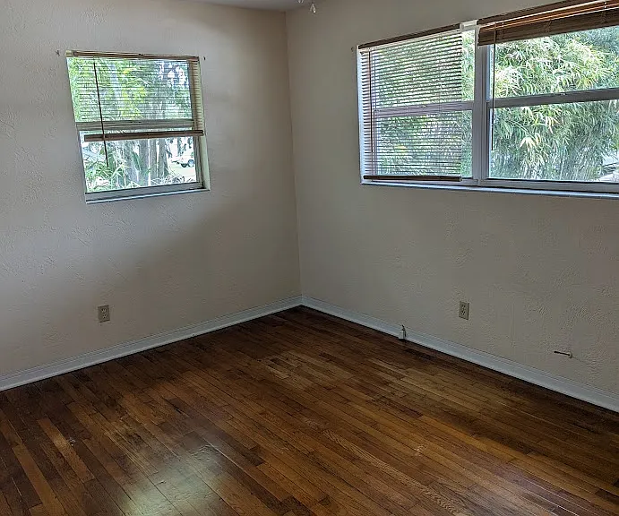 69 Sylvania Pl — Photo 4