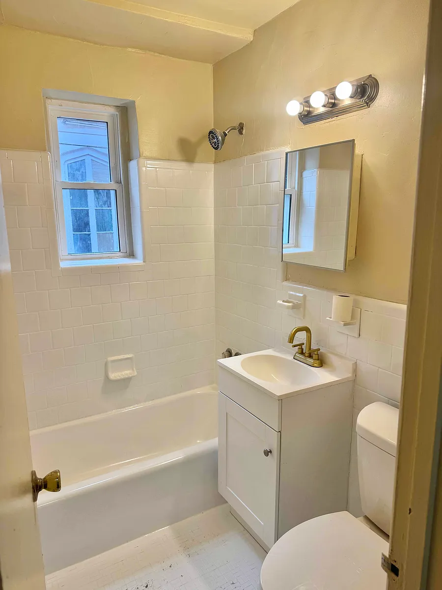 Bathroom - 4256 Benning Rd NE #102