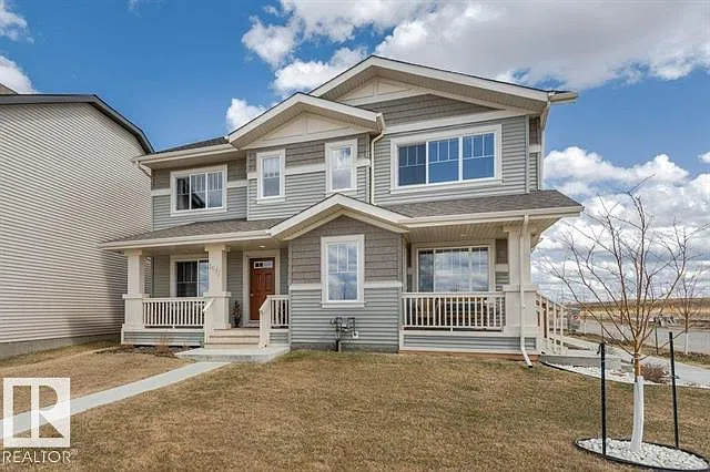 3 Bed 2.5 Bath for rent in Paisley — Photo 2