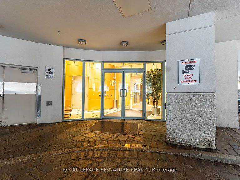 212 Eglinton Ave E #1411 — Photo 33