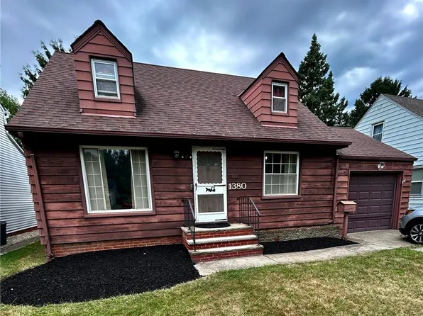 1380 Cranover Rd, Lyndhurst, OH 44124