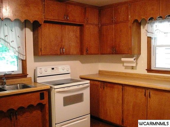 5th image of 834 Redwood Dr