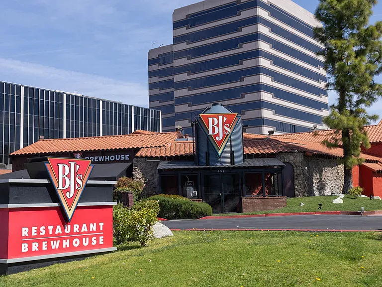 Minutes away from a variety of restaurants along Victory Boulevard.