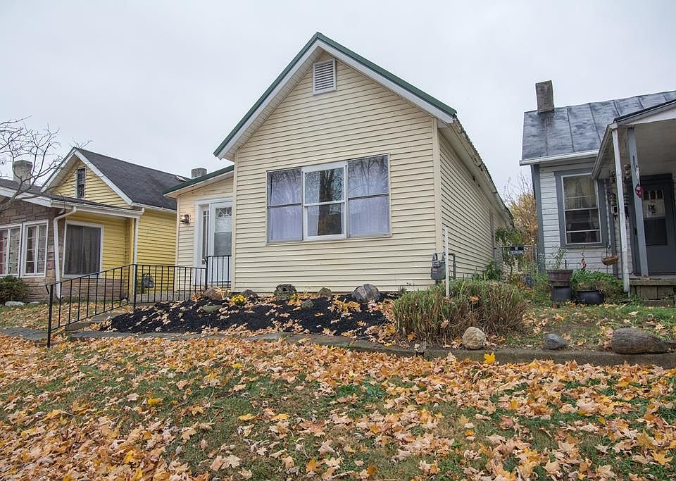 1st image of 284 Elm St