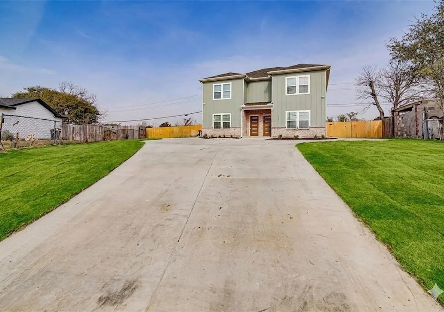 Beautiful & Fully Updated 3-Bed, 1.5-Bath Duplex in Fort Worth Modern & Move-In Ready! — Photo 1