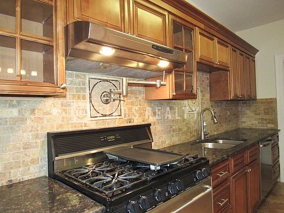 3rd image of 2155 32nd St #1