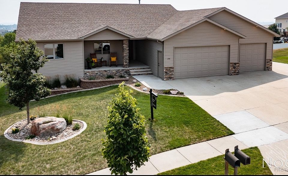 1st image of 1205 Golden Wave Dr
