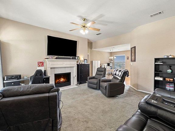 5th image of 306 Lydia Ln