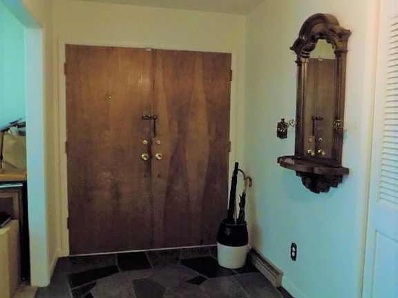 3rd image of 1220 Kenmore Ave