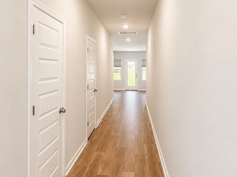 256 Agrarian Ave — Photo 2