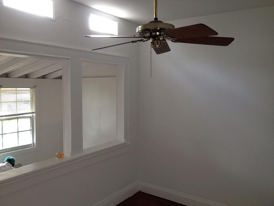 2nd image of 709 SW 9th Ter