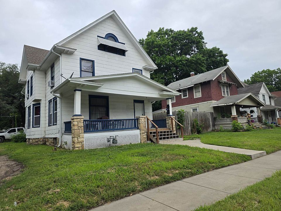 1st image of 1627 SW Clay St #3
