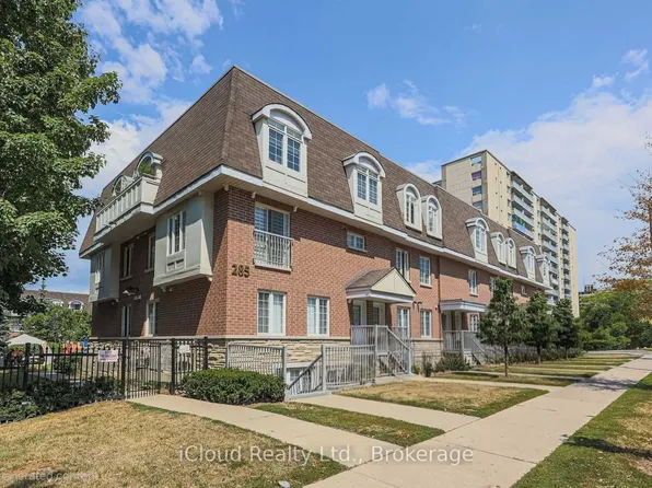 285 Antibes Dr #11, Toronto, ON M2R 3X9