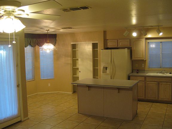 5th image of 4605 E Glenhaven Dr