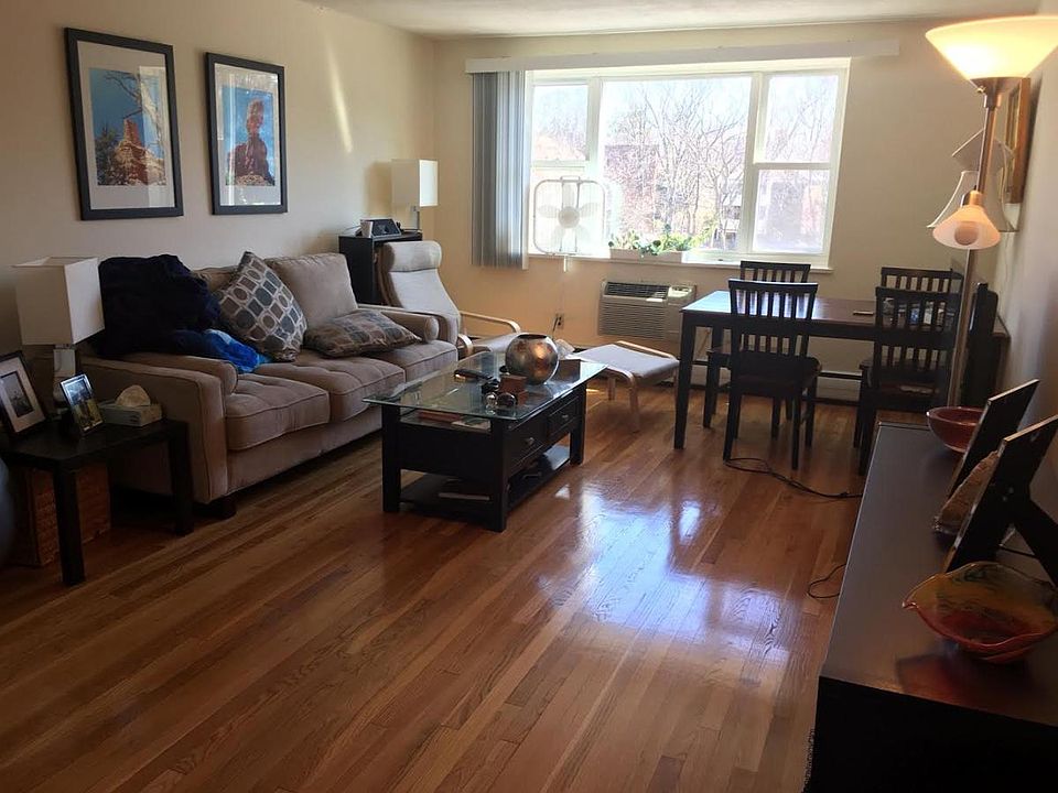 1st image of 107 Babcock St #2
