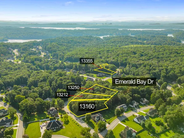 13355 Emerald Bay Dr, Soddy Daisy, TN 37379