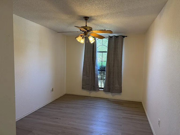 13104 Maple Leaf Dr — Photo 13