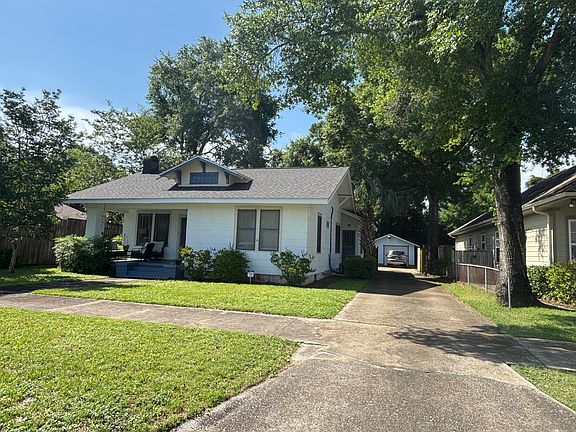 3rd image of 1417 E Desoto St