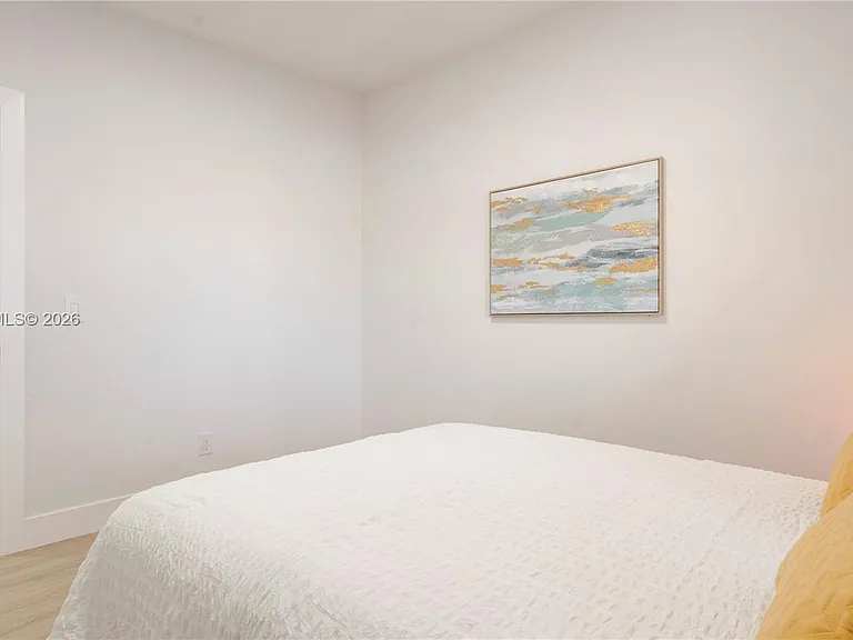 2736 NW 21st Ave — Photo 16