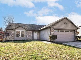 10713 Summerwood Ln, Fishers, IN 46038