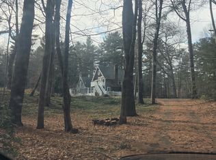 151 Plymouth St, Halifax, MA 02338