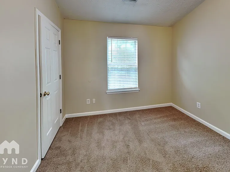 8256 Wynfield Dr — Photo 12